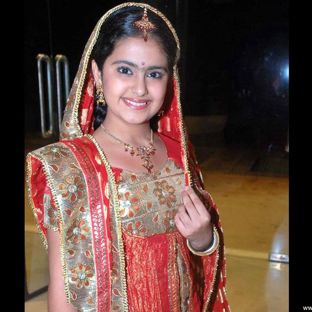 Woman red gold shawl smile free wallpaper for tablet - medium preview image