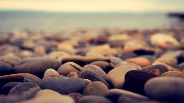 Beach rocks closeup macro bokeh free wallpaper for desktop - medium preview image