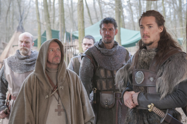 Medieval men forest costumes tents free wallpaper for desktop - medium preview image