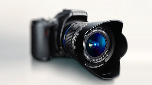 Camera lens flash polarizing filter free wallpaper for desktop - medium preview image