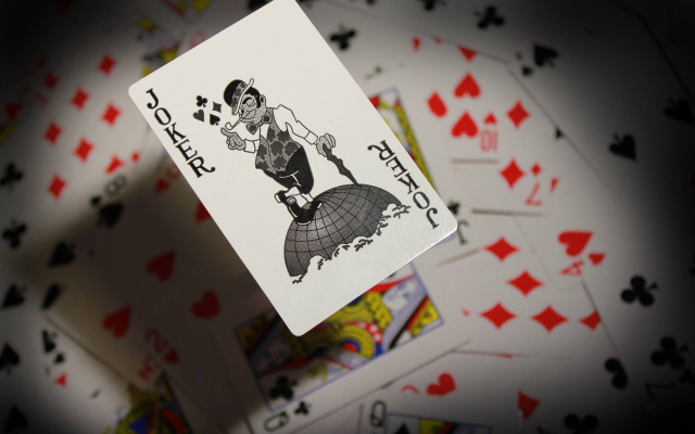 Woman playing card deck hat free wallpaper for desktop - medium preview image