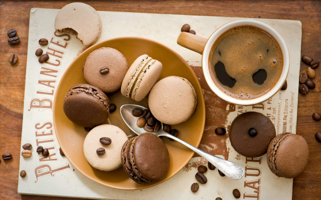 Macaroons coffee table napkin spoon free wallpaper for desktop - medium preview image