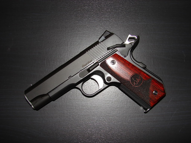 Gun red black design black free wallpaper for desktop - medium preview image