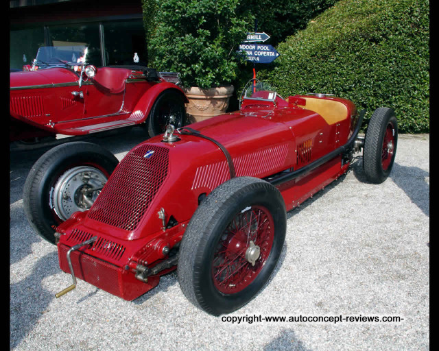 Red car green bush sign free wallpaper for desktop - medium preview image