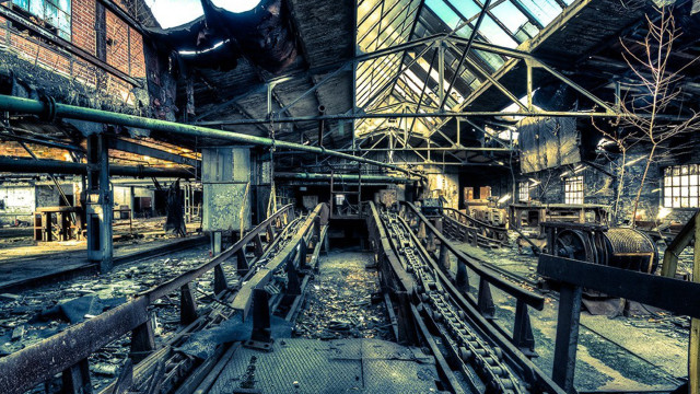 Old building windows rust clock free wallpaper for desktop - medium preview image