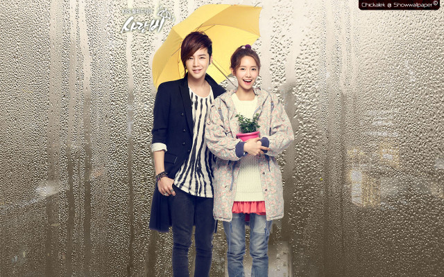 Couple people umbrella flower pot free wallpaper for desktop - medium preview image