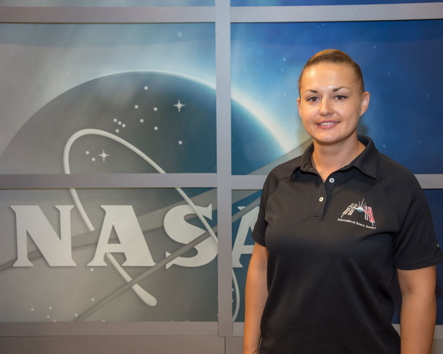 Woman nasa logo wall side free wallpaper for desktop - medium preview image