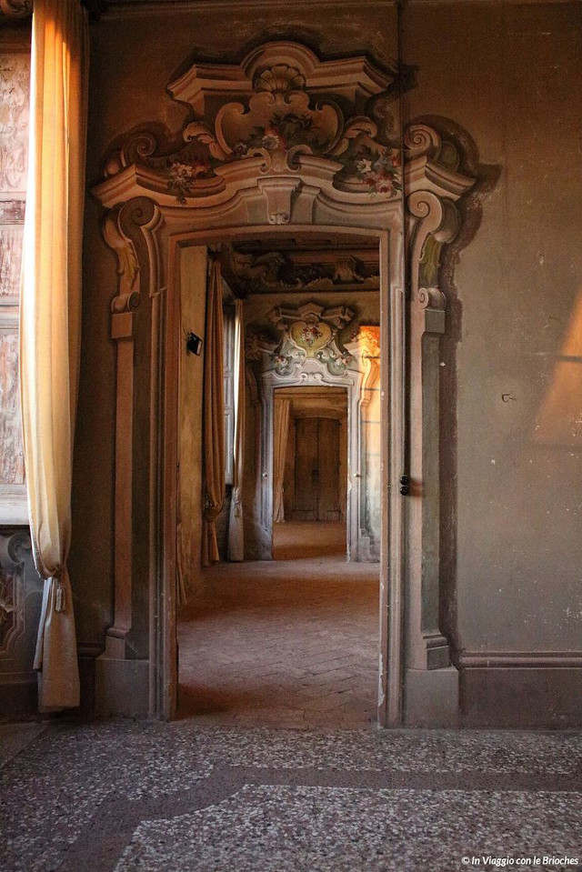 Hallway large doorway lamp wall free wallpaper for mobile - medium preview image