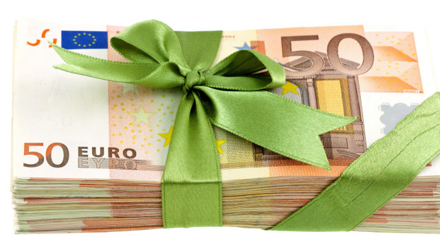 Euro bills bundle green ribbon free wallpaper for desktop - medium preview image