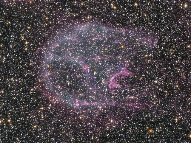 Large star purple blue center free wallpaper for desktop - medium preview image