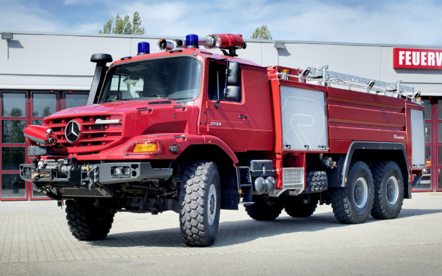 Red fire truck fuenwein building free wallpaper for desktop - medium preview image