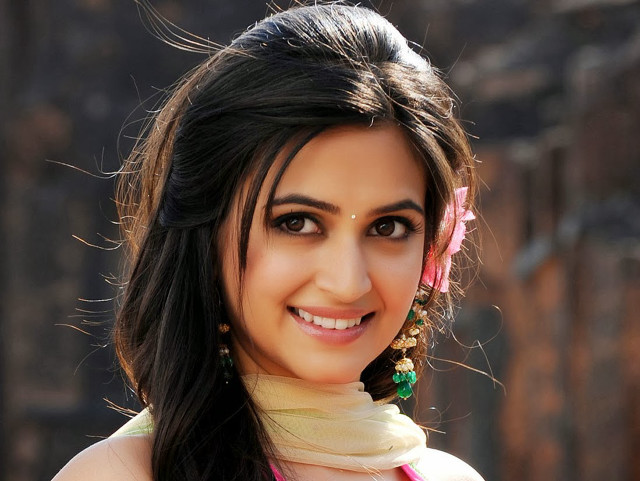 Woman pink dress flower smiling free wallpaper for desktop - medium preview image