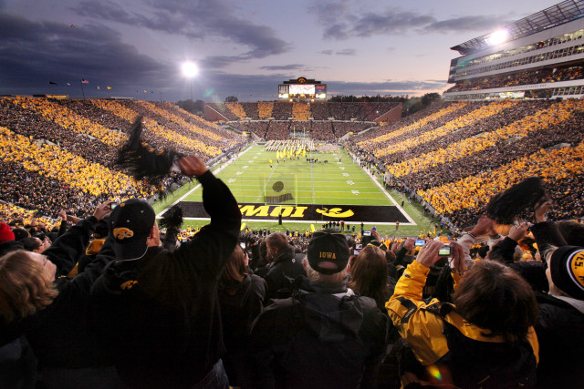 Football stadium fans football field free wallpaper for desktop - medium preview image