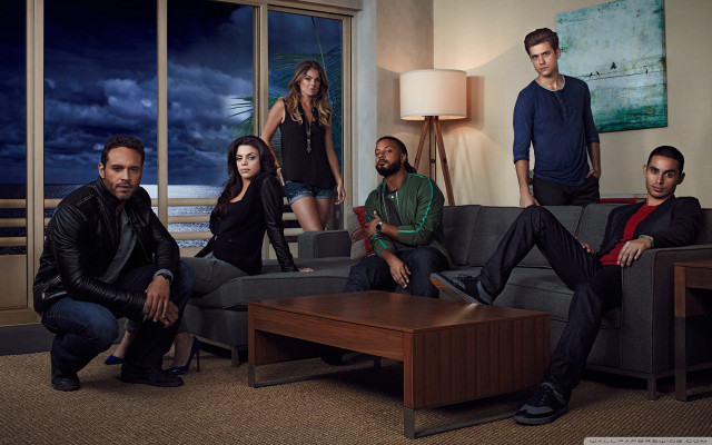 Group people living room window free wallpaper for desktop - medium preview image