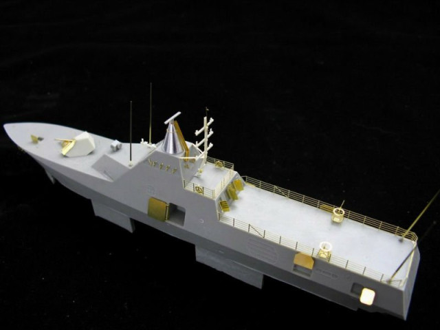 Large white ship black surface free wallpaper for desktop - medium preview image