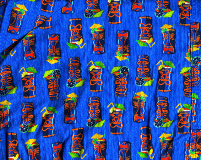 Blue tiki masks green leaf free wallpaper for desktop - medium preview image