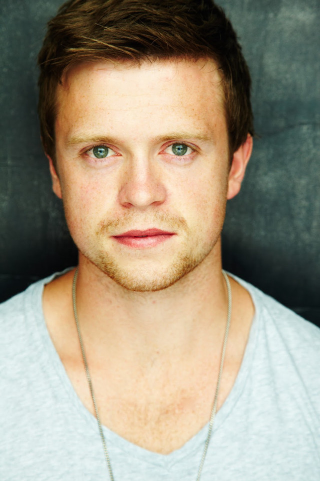 Donald sherwood man necklace gray free wallpaper for mobile - medium preview image