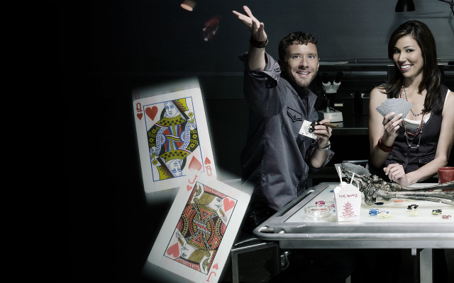 Man woman table cards card free wallpaper for desktop - medium preview image