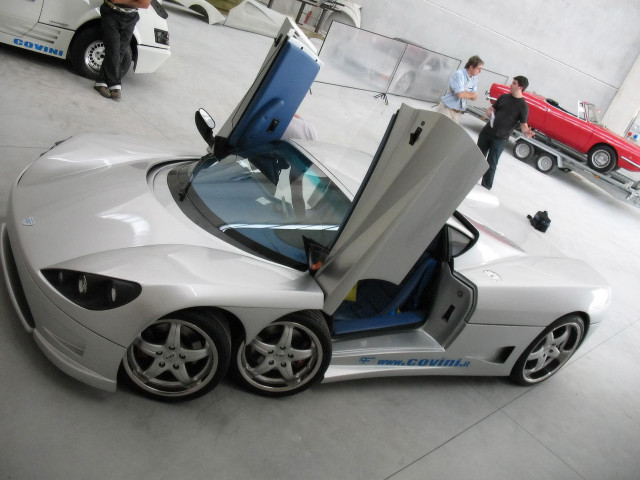 Garage open doors car people free wallpaper for desktop - medium preview image