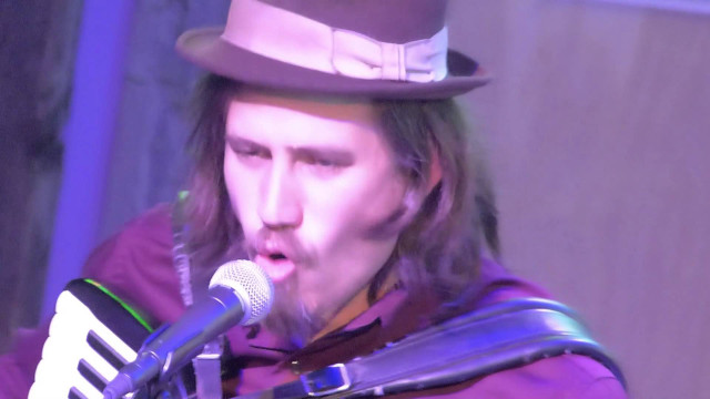 Man hat microphone stand keyboard free wallpaper for desktop - medium preview image