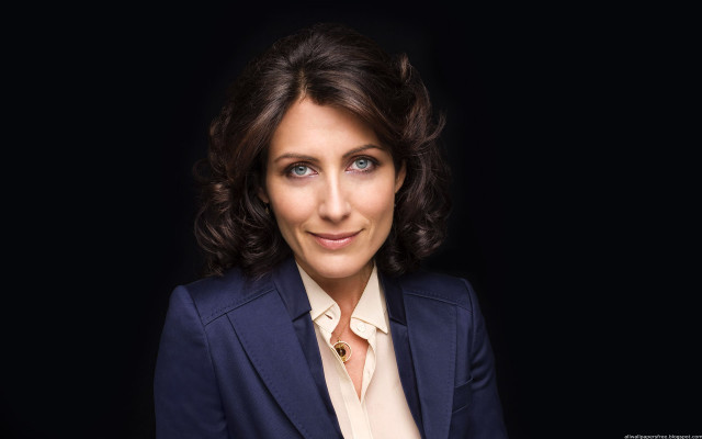 Woman suit tie posing picture free wallpaper for desktop - medium preview image