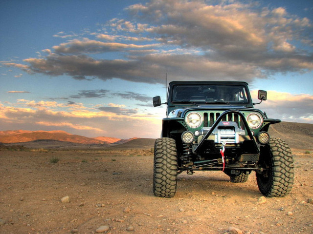 Jeep desert sky clouds background free wallpaper for desktop - medium preview image