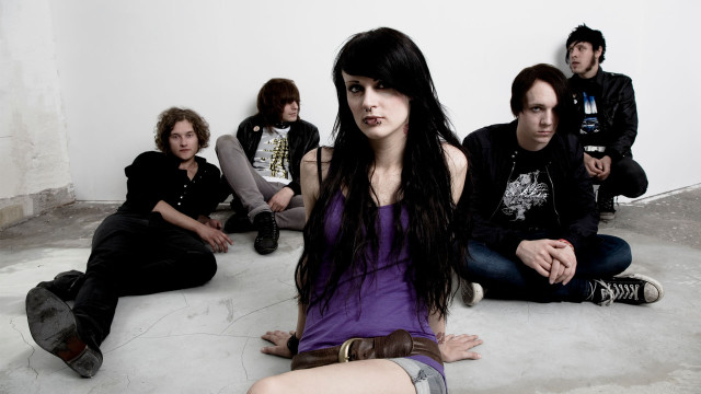 Group people sitting floor white free wallpaper for desktop - medium preview image