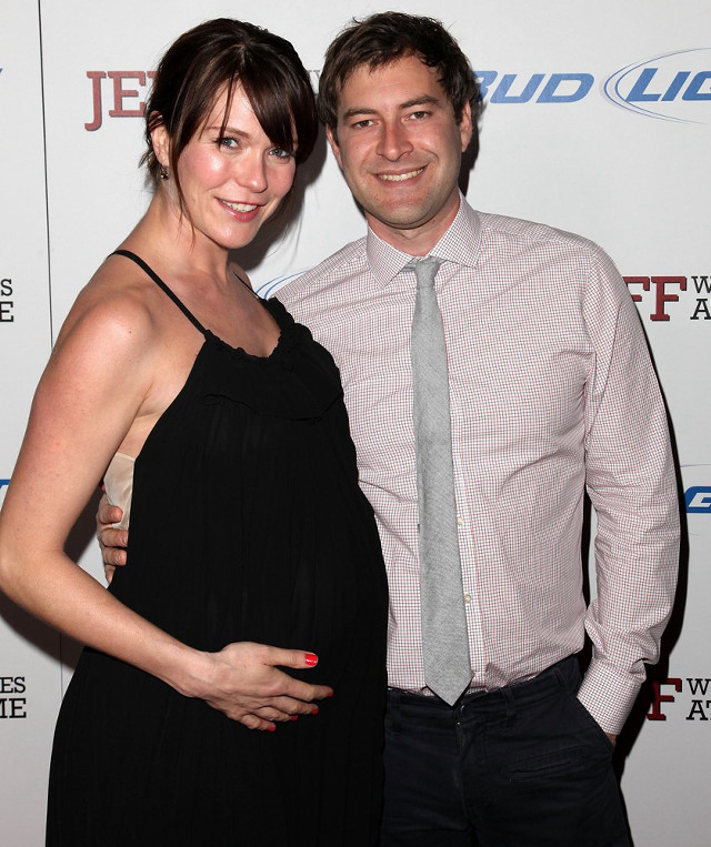 Man woman redcarpet whitebackground bluewall free wallpaper for mobile - medium preview image