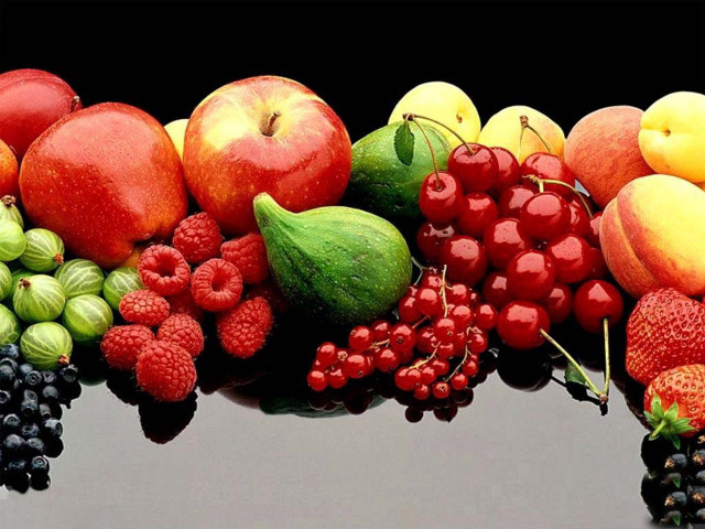 Fruit row black background berries free wallpaper for desktop - medium preview image