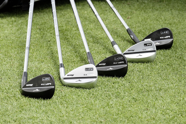 Golf clubs green field car free wallpaper for desktop - medium preview image