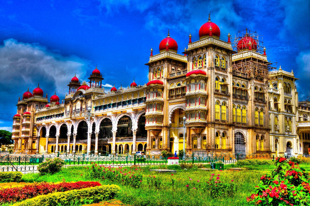 Large building red domes green #4 free wallpaper for desktop - medium preview image