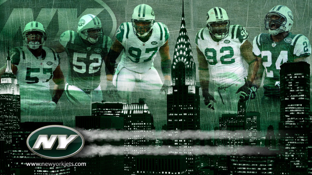 Football players city skyline skyscrapers free wallpaper for desktop - medium preview image