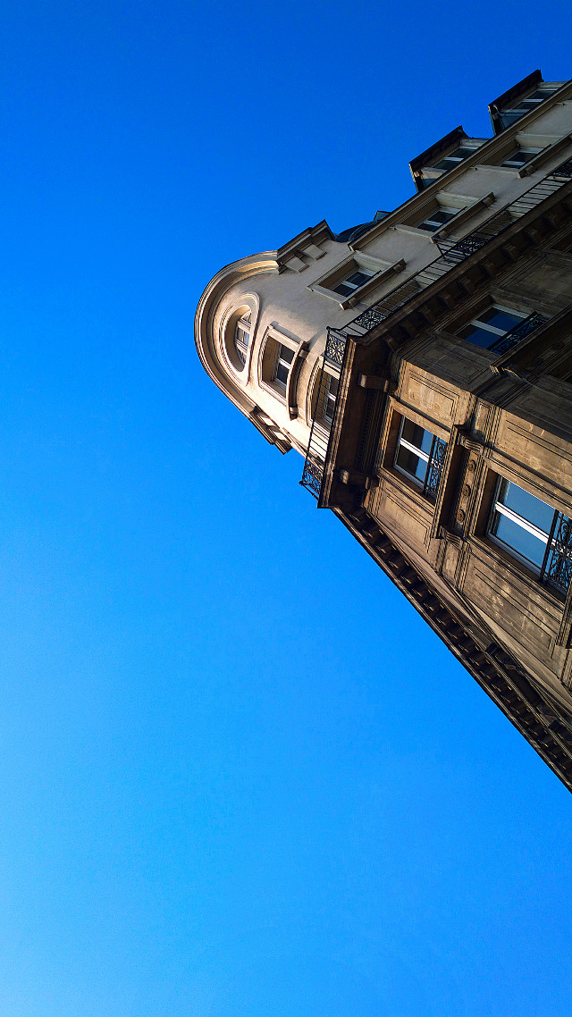 Clock tower blue sky building free wallpaper for mobile - medium preview image