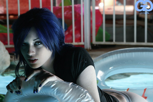 Woman blue hair pool ring free wallpaper for desktop - medium preview image