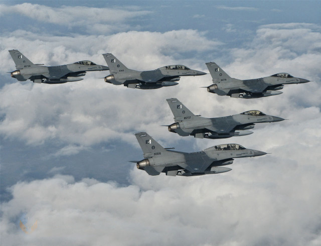 Fighter jets formation clouds blue free wallpaper for desktop - medium preview image