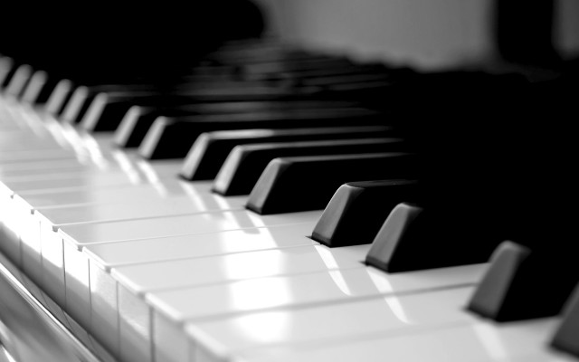 Piano keyboard closeup black white #8 free wallpaper for desktop - medium preview image