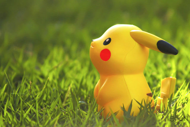 Yellow toy grass red nose free wallpaper for desktop - medium preview image