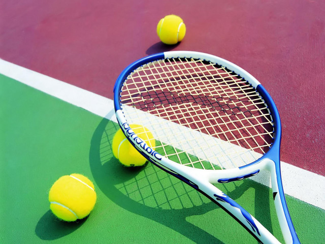 Tennis racket tennis balls court free wallpaper for desktop - medium preview image