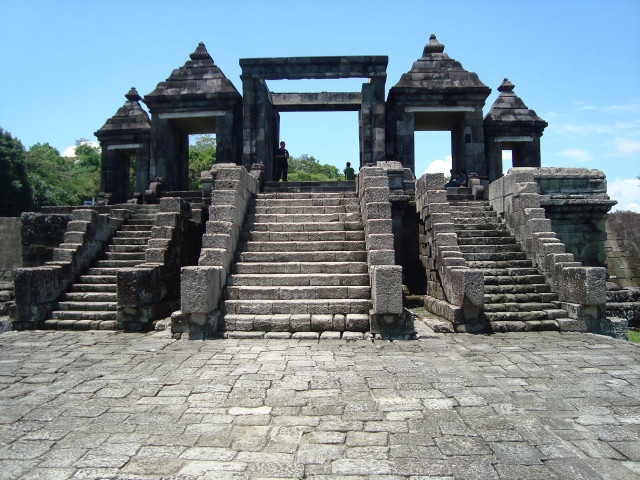 Stone stairway steps gate walkway free wallpaper for desktop - medium preview image