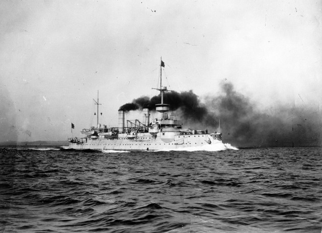 Large ship smoke stacks water #2 free wallpaper for desktop - medium preview image