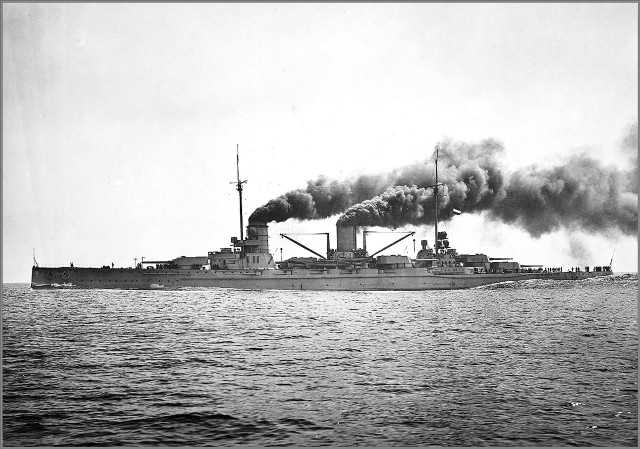 Large boat smoke stacks water #2 free wallpaper for desktop - medium preview image