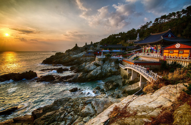 Sunset chinese village cliff ocean free wallpaper for desktop - medium preview image