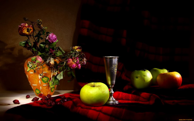 Vase flowers apples table cloth free wallpaper for desktop - medium preview image