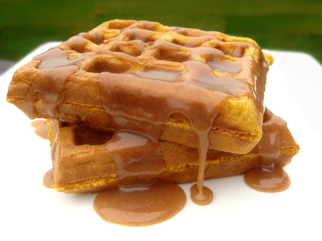 Waffle syrup white plate green free wallpaper for desktop - medium preview image