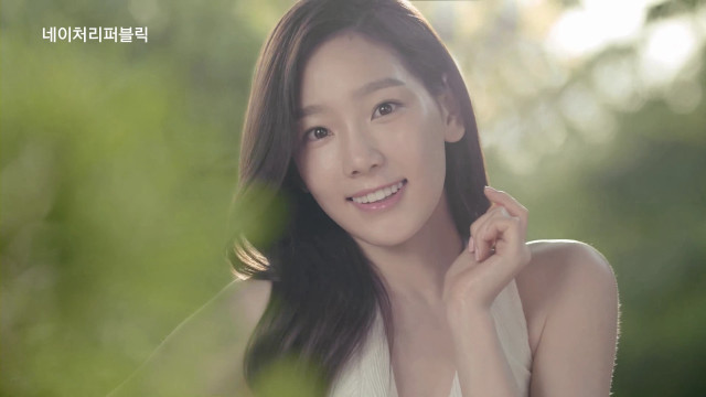 Woman long hair white dress #19 free wallpaper for desktop - medium preview image