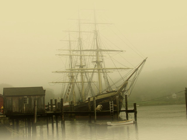 Boat docked harbor foggy day free wallpaper for desktop - medium preview image