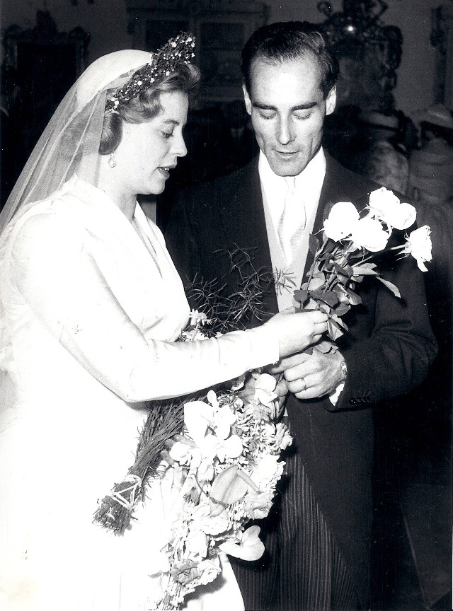 Man woman exchanging bouquet flowers free wallpaper for mobile - medium preview image