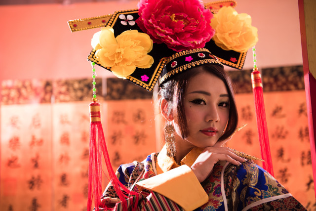 Woman chinese hat flowers yellow free wallpaper for desktop - medium preview image