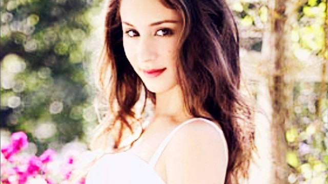 Fantastically beautiful woman flower background free wallpaper for desktop - medium preview image