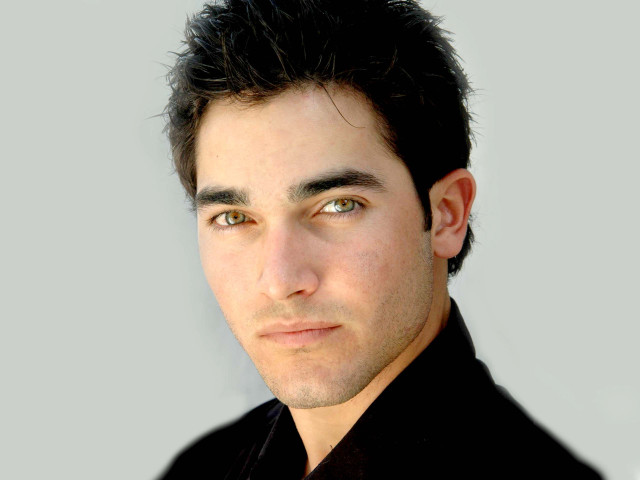 Aaron miller man black shirt free wallpaper for desktop - medium preview image